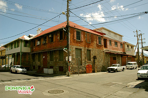 Карибы: архитектурны стиль 18 века - здание в Розо