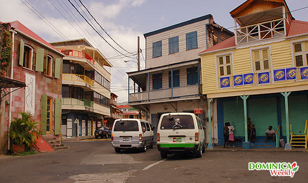 roseau-bus-stop